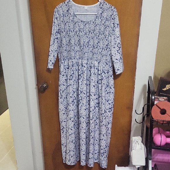 Dresses & Skirts - Blue and White Floral Smocked Midi Dress Size Xl